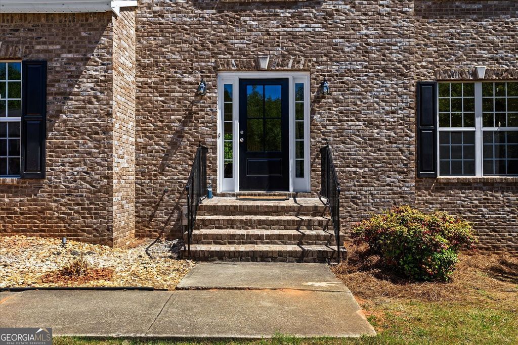 Photo of 3136 Claridge Drive, Conyers, GA 30094 (MLS # 10733727)