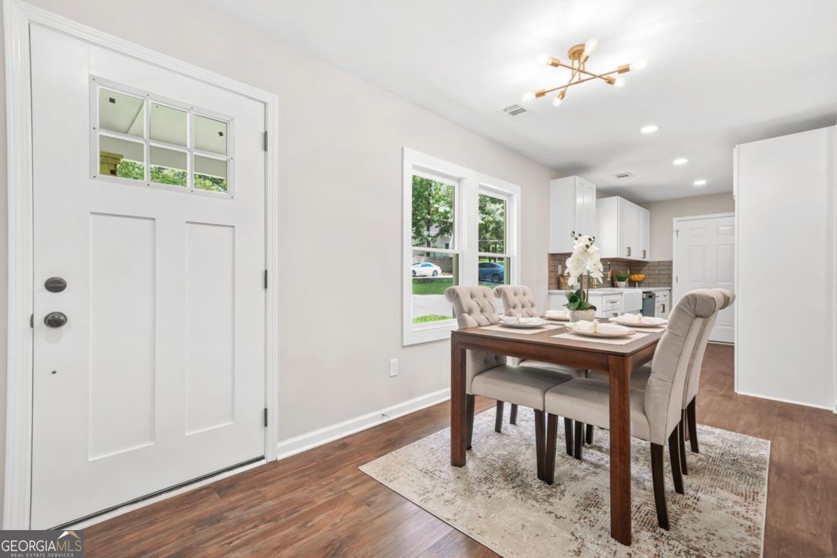 1675 White Oak WAY