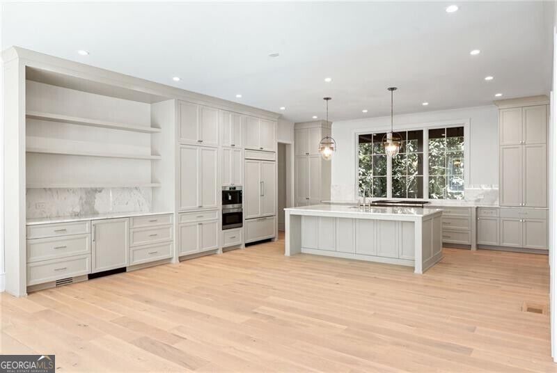 1353 W Wesley RD NW