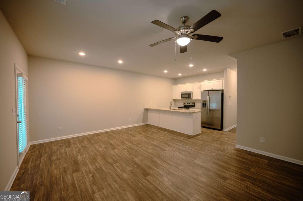 3177 MEADOWSTONE LN SW