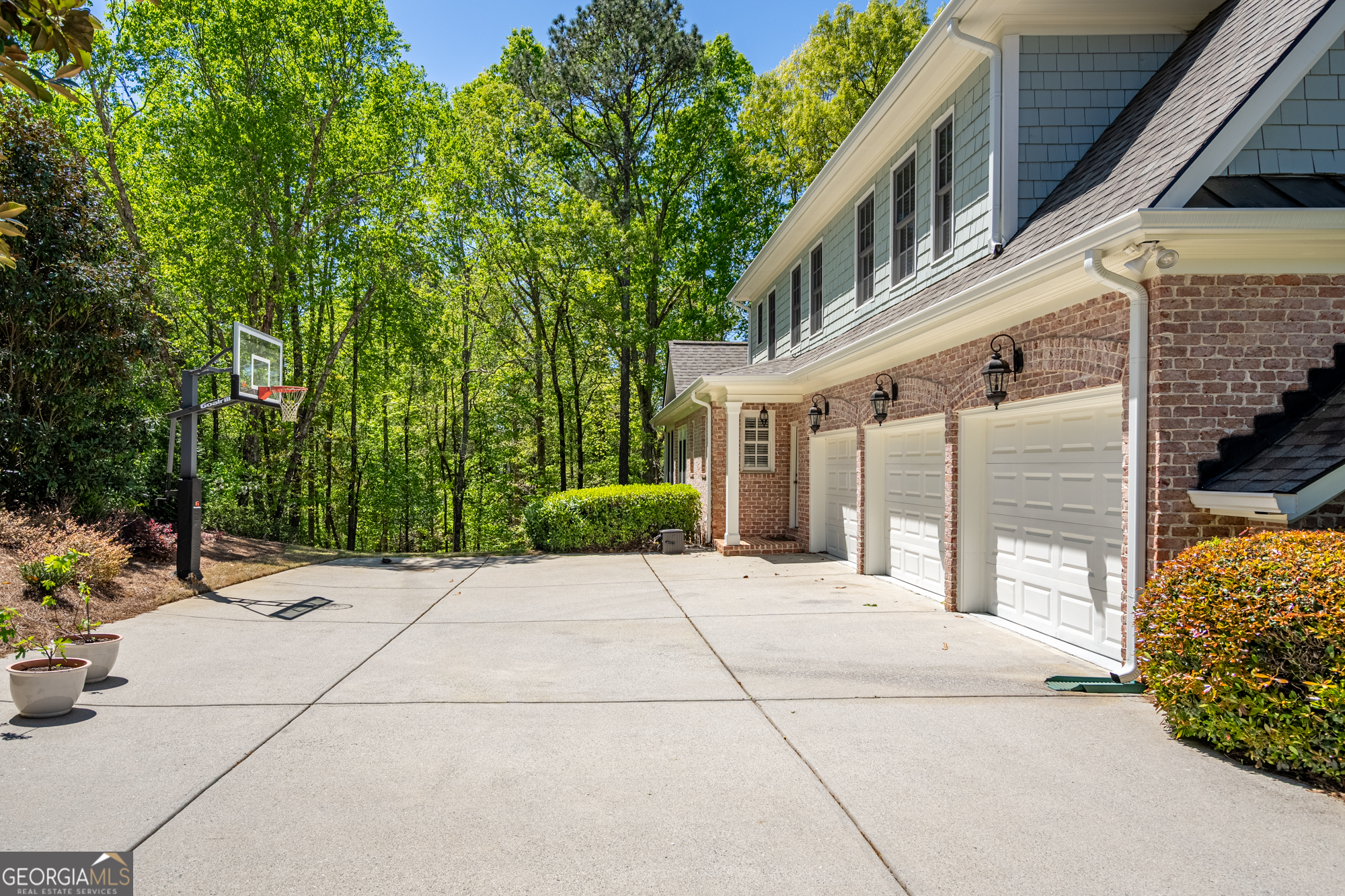225 Ansley Close