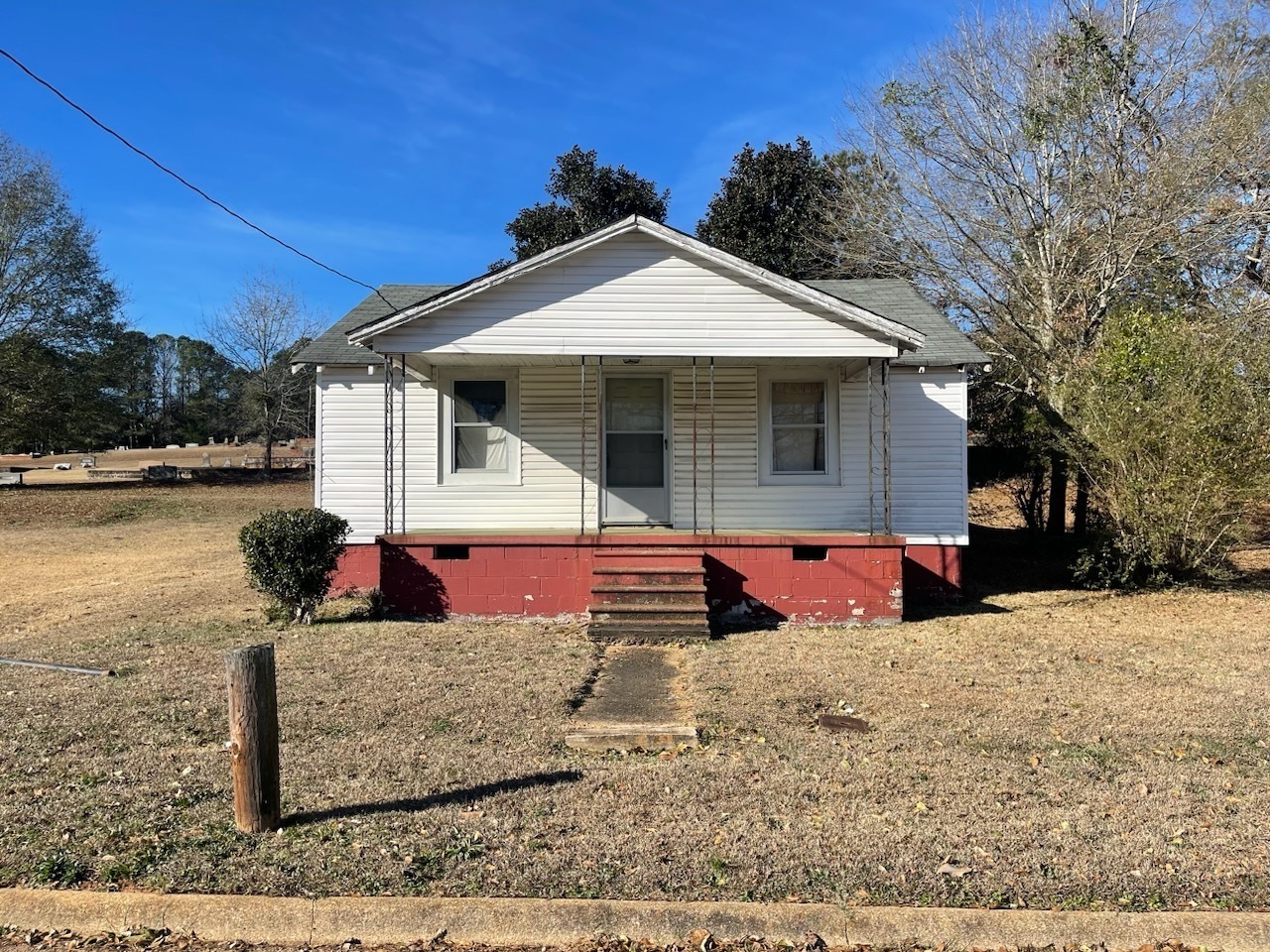 Diamond in the Rough!!!! Canvas is ready, waiting for your Rembrandt Production. New Drywall, Ceiling, Walls, and Floors. 3 bedroom 1.5 bath. newer windows. This house comes with (2) additional lots which makes this a great buy. This house has great opportunity!! Will not last long at this price. Sold AS IS.