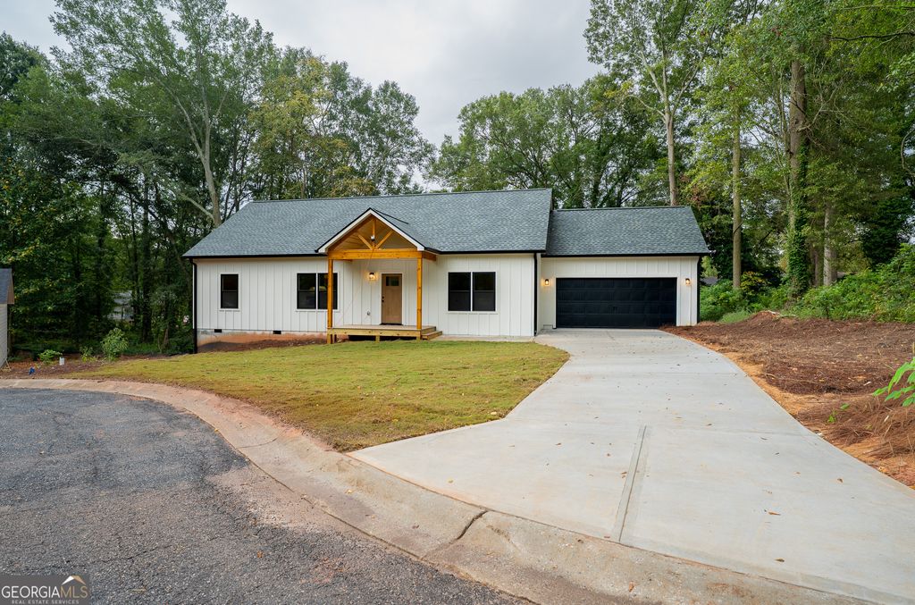 Photo of 83 Crestwood Drive, Hartwell, GA 30643 (MLS # 10689114)
