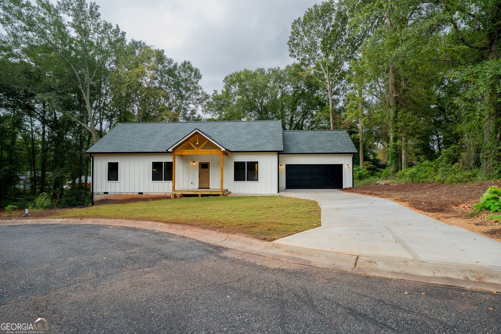 Photo of 83 Crestwood Drive, Hartwell, GA 30643 (MLS # 10689114)