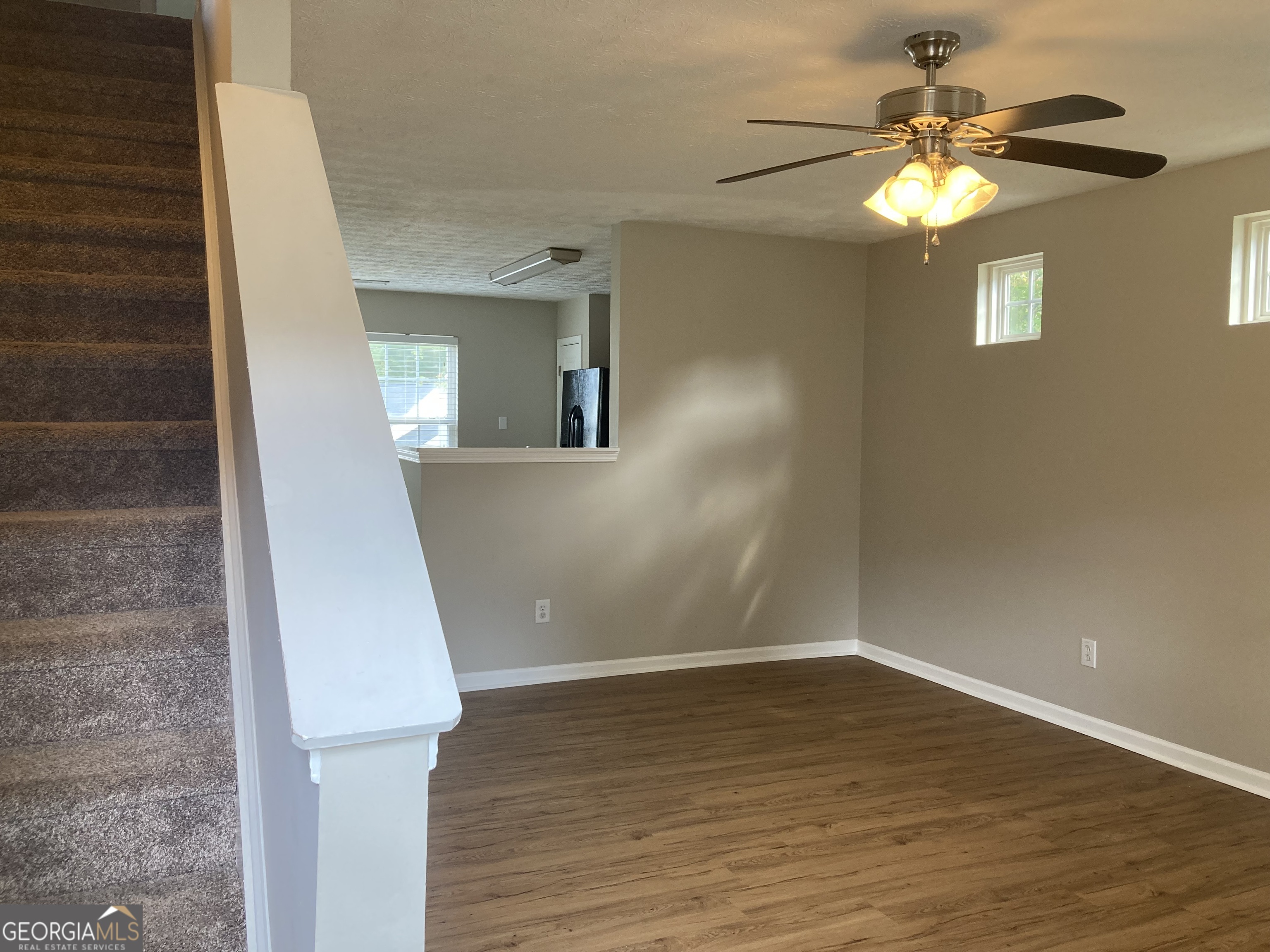 423 Royal Oak DR