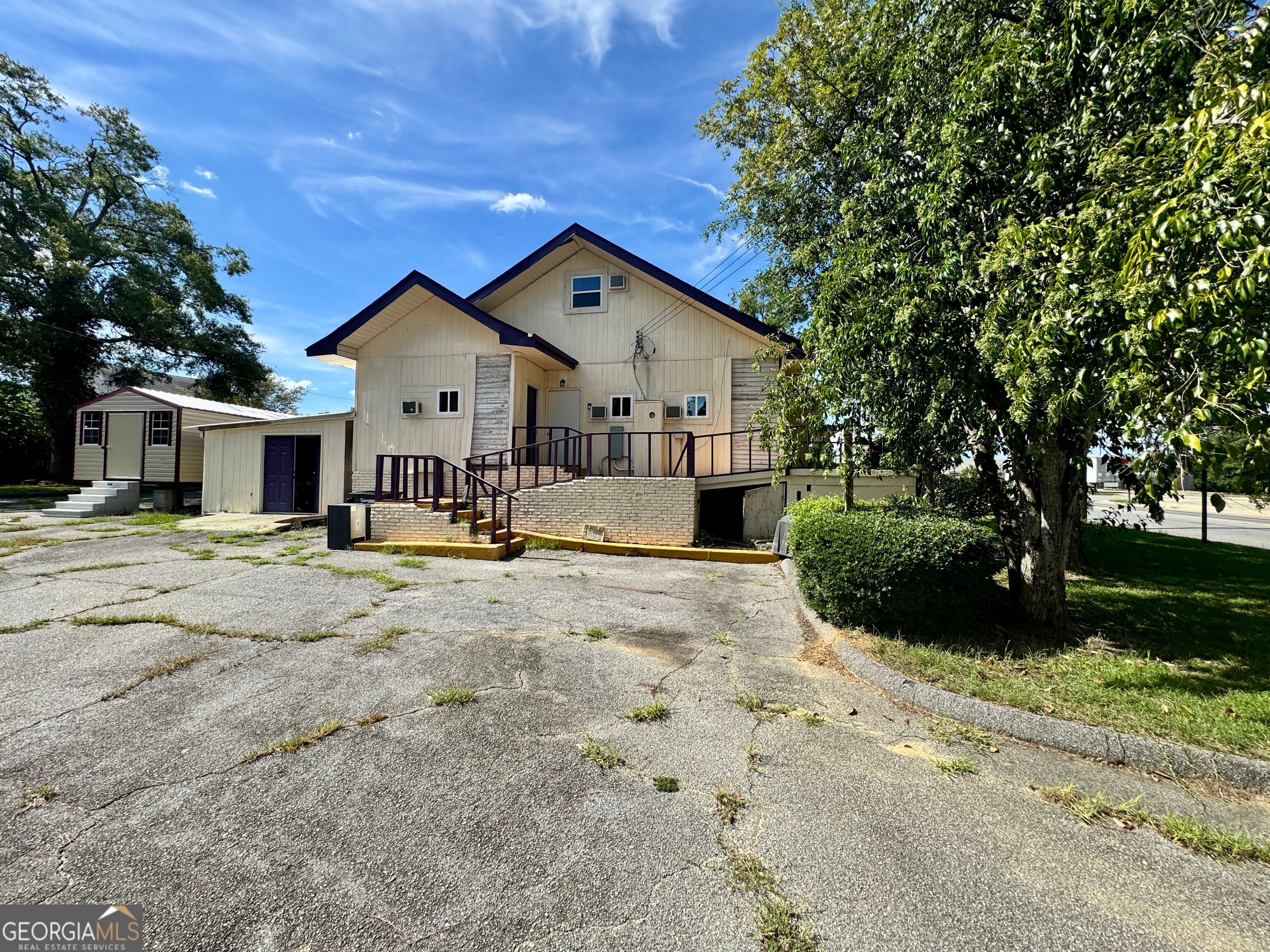 101 W Stuart AVE
