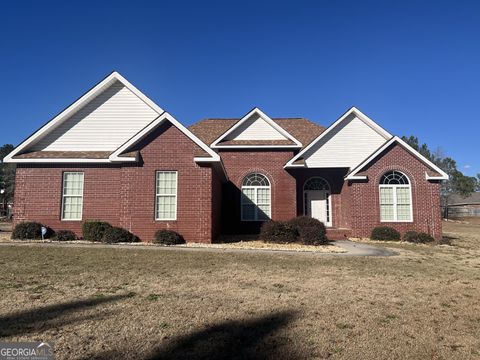 A home in Lizella