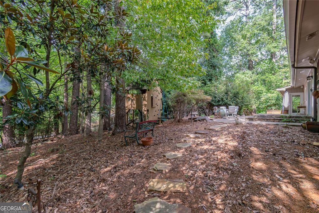 Roswell, Georgia 30048, United States, 3 Bedrooms Bedrooms, ,2 BathroomsBathrooms,Residential,Active,232229