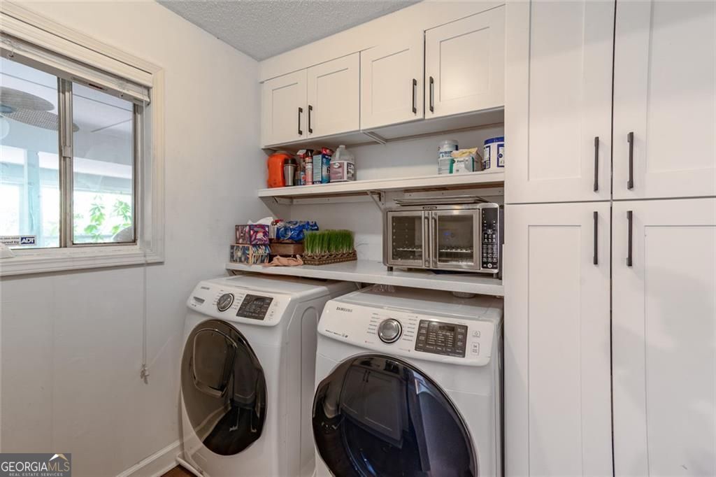 Roswell, Georgia 30048, United States, 3 Bedrooms Bedrooms, ,2 BathroomsBathrooms,Residential,Active,232229