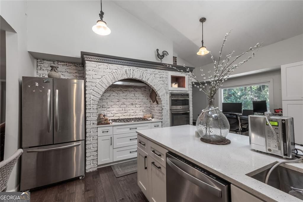 Roswell, Georgia 30048, United States, 3 Bedrooms Bedrooms, ,2 BathroomsBathrooms,Residential,Active,232229