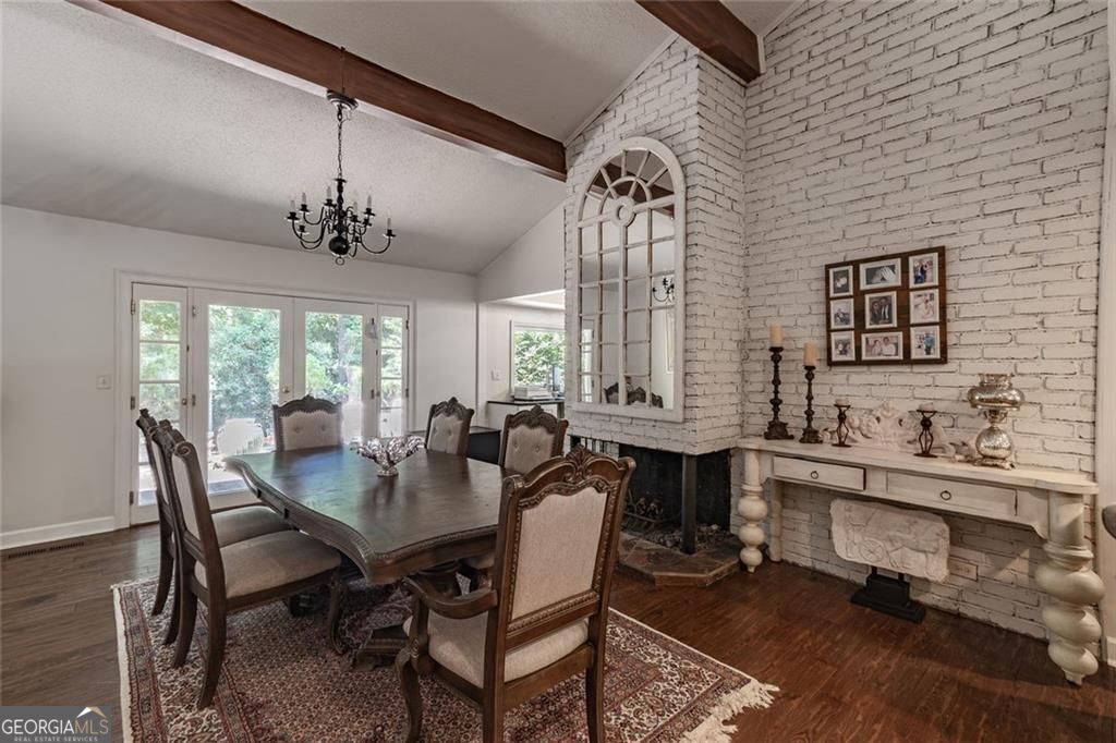 Roswell, Georgia 30048, United States, 3 Bedrooms Bedrooms, ,2 BathroomsBathrooms,Residential,Active,232229