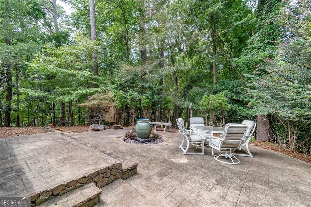 Roswell, Georgia 30048, United States, 3 Bedrooms Bedrooms, ,2 BathroomsBathrooms,Residential,Active,232229