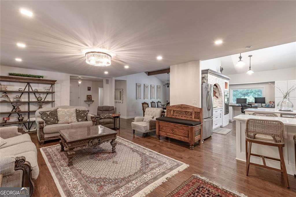 Roswell, Georgia 30048, United States, 3 Bedrooms Bedrooms, ,2 BathroomsBathrooms,Residential,Active,232229