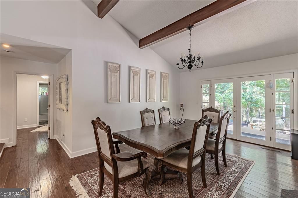 Roswell, Georgia 30048, United States, 3 Bedrooms Bedrooms, ,2 BathroomsBathrooms,Residential,Active,232229