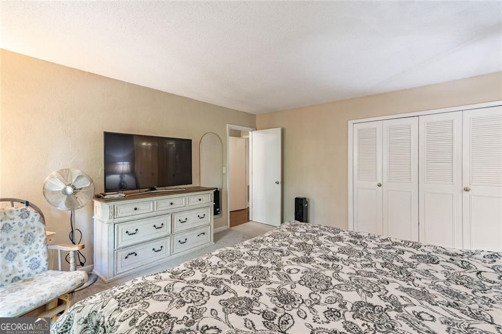 Roswell, Georgia 30048, United States, 3 Bedrooms Bedrooms, ,2 BathroomsBathrooms,Residential,Active,232229