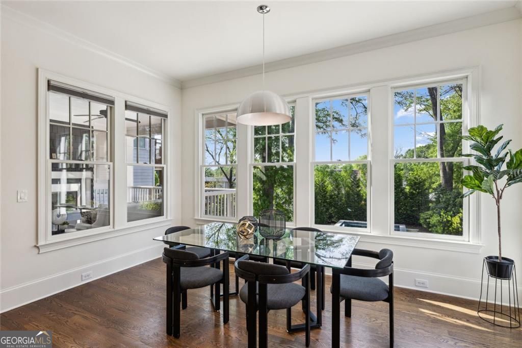 Atlanta, Georgia 30305, United States, 5 Bedrooms Bedrooms, ,5 BathroomsBathrooms,Residential,Pending,116015