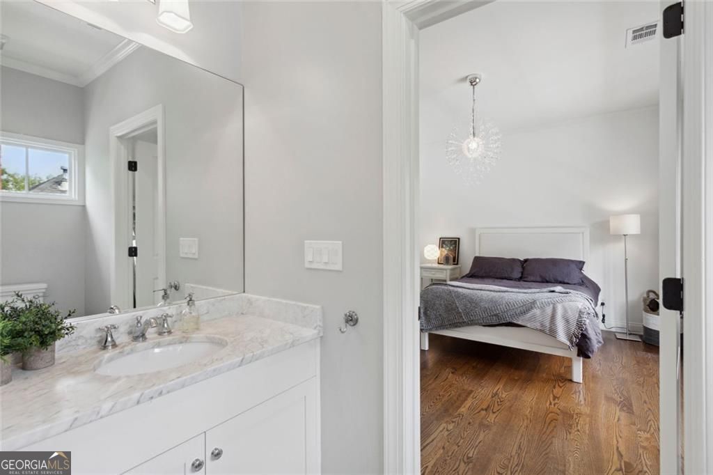 Atlanta, Georgia 30305, United States, 5 Bedrooms Bedrooms, ,5 BathroomsBathrooms,Residential,Pending,116015