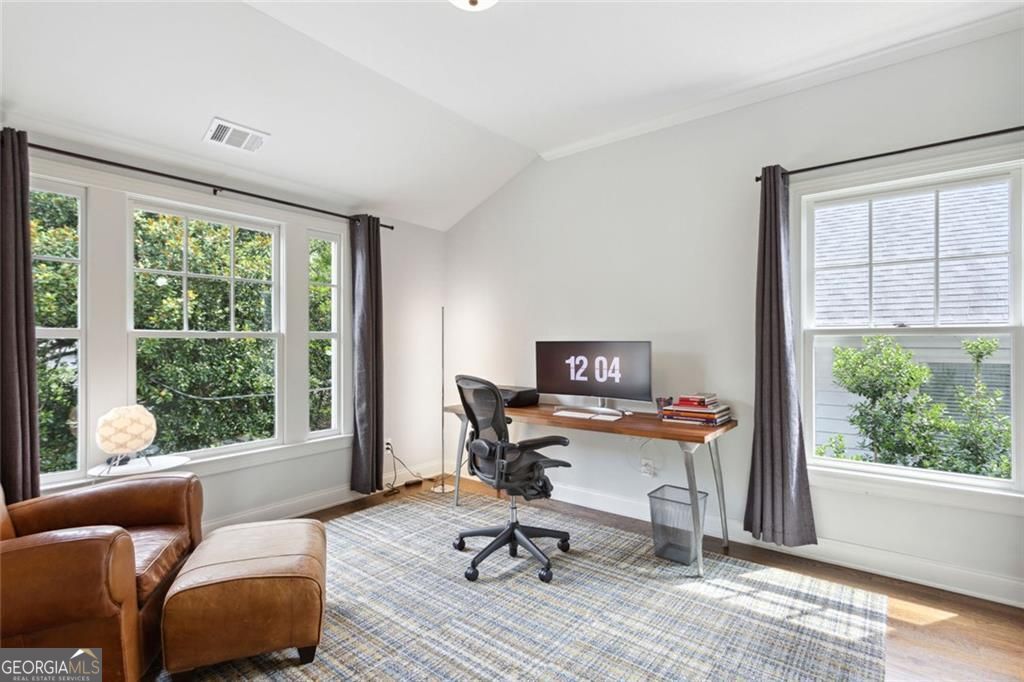 Atlanta, Georgia 30305, United States, 5 Bedrooms Bedrooms, ,5 BathroomsBathrooms,Residential,Pending,116015