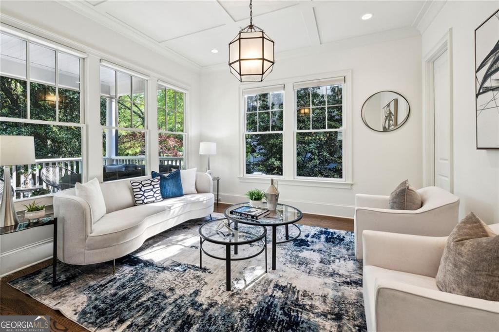 Atlanta, Georgia 30305, United States, 5 Bedrooms Bedrooms, ,5 BathroomsBathrooms,Residential,Pending,116015