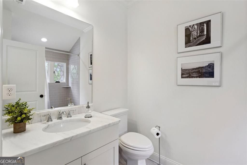 Atlanta, Georgia 30305, United States, 5 Bedrooms Bedrooms, ,5 BathroomsBathrooms,Residential,Pending,116015