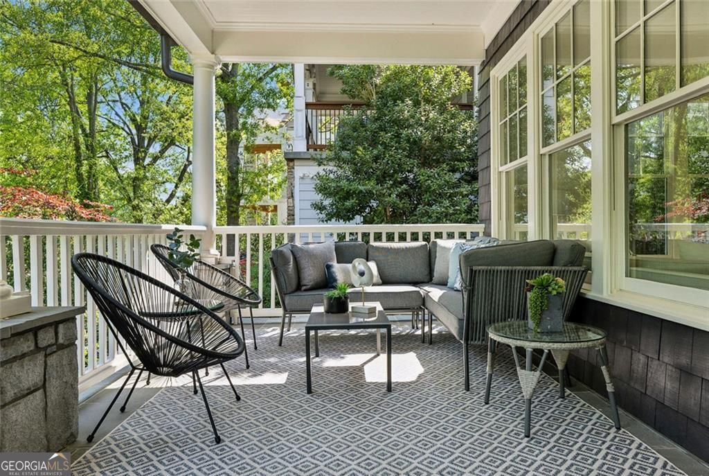 Atlanta, Georgia 30305, United States, 5 Bedrooms Bedrooms, ,5 BathroomsBathrooms,Residential,Pending,116015