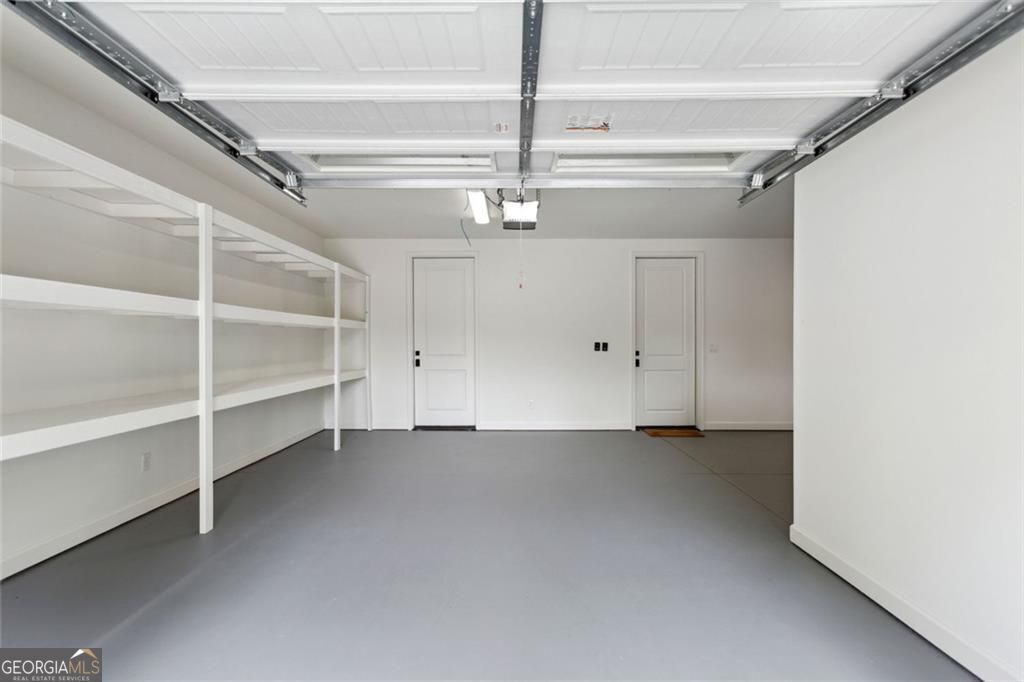 Atlanta, Georgia 30305, United States, 5 Bedrooms Bedrooms, ,5 BathroomsBathrooms,Residential,Pending,116015