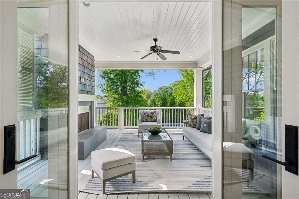 Atlanta, Georgia 30305, United States, 5 Bedrooms Bedrooms, ,5 BathroomsBathrooms,Residential,Pending,116015