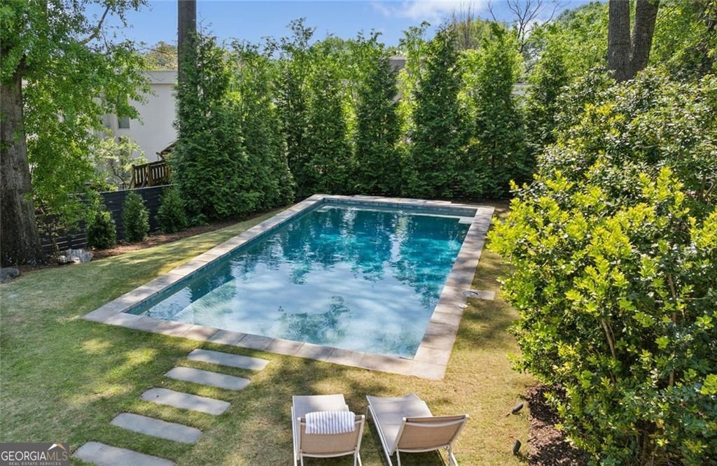 Atlanta, Georgia 30305, United States, 5 Bedrooms Bedrooms, ,5 BathroomsBathrooms,Residential,Pending,116015