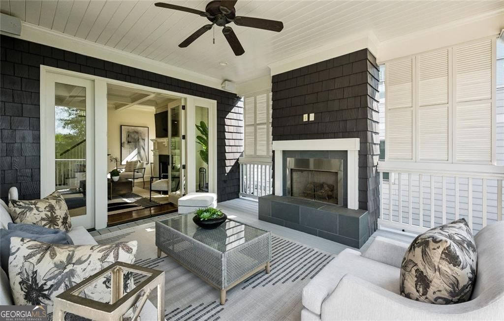 Atlanta, Georgia 30305, United States, 5 Bedrooms Bedrooms, ,5 BathroomsBathrooms,Residential,Pending,116015