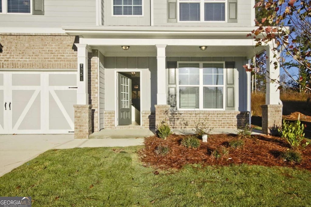 Photo of 7424 Rocklin Lane, Flowery Branch, GA 30542 (MLS # 10840916)