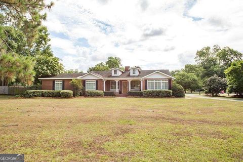 A home in Blackshear