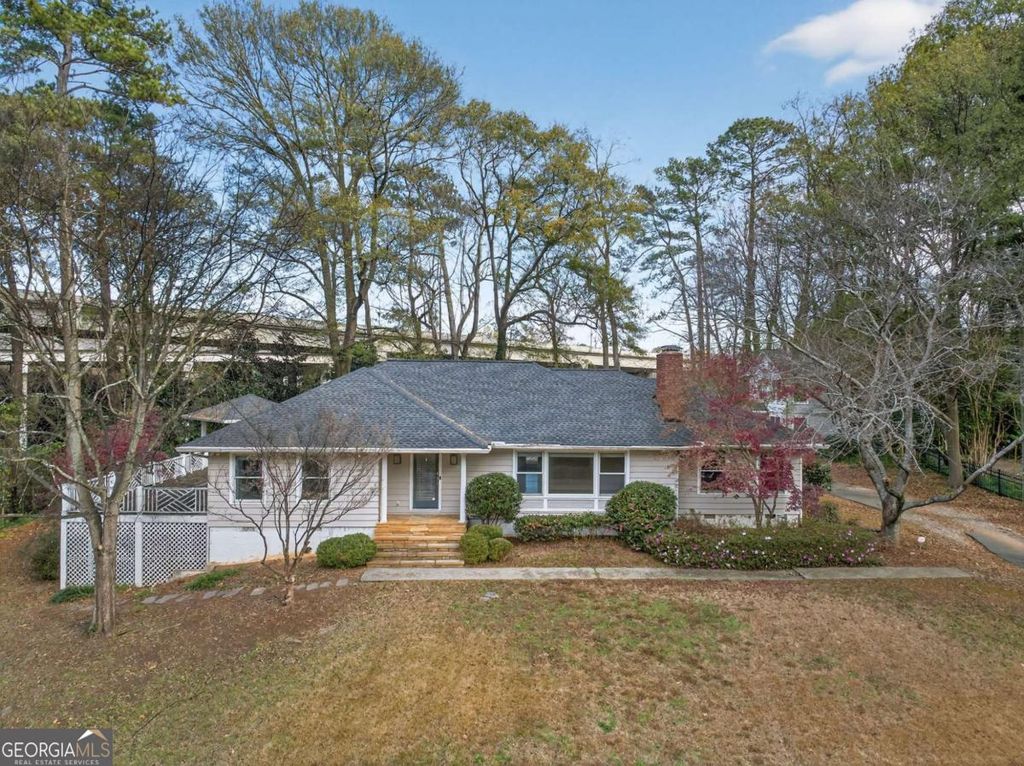 Photo of 1040 Lindridge Drive NE, Atlanta, GA 30324 (MLS # 10660209)