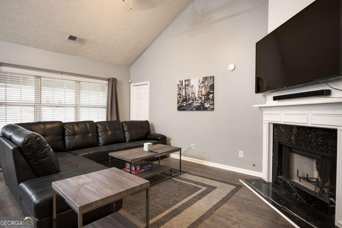 7151 Springchase WAY