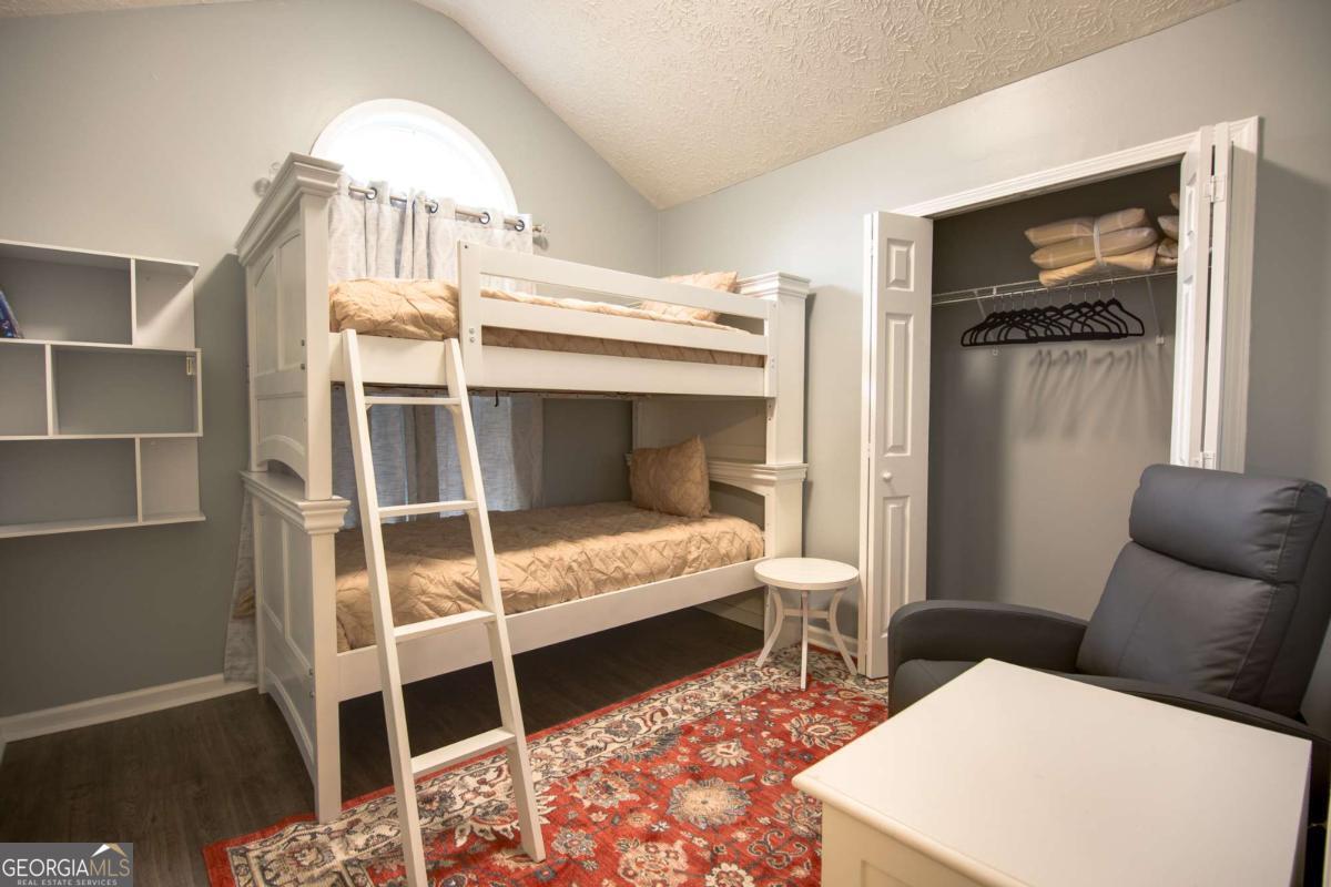 7151 Springchase WAY