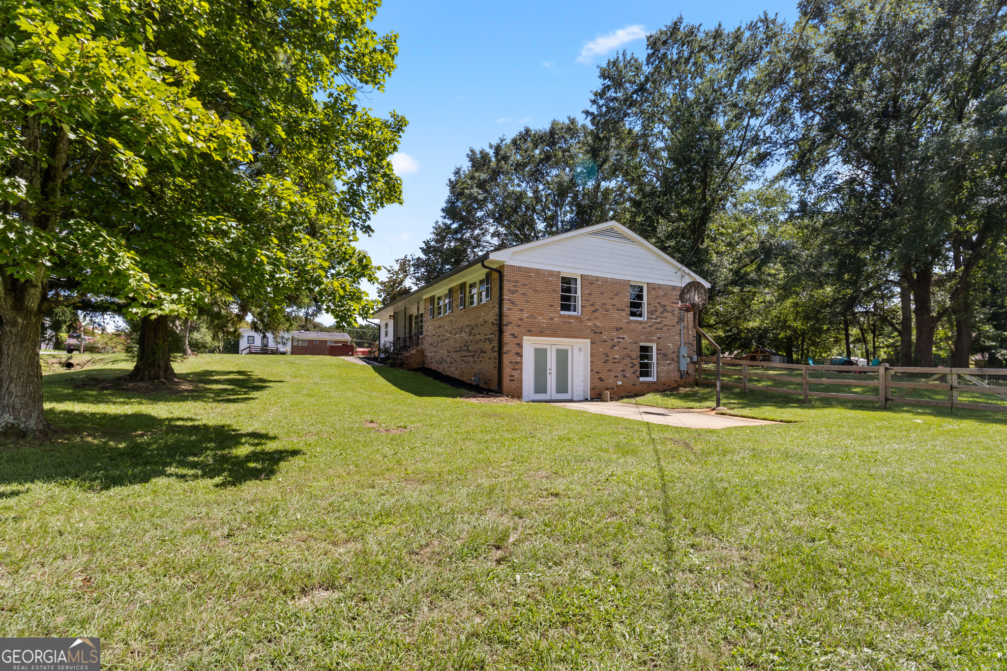1021 Bouldercrest CIR