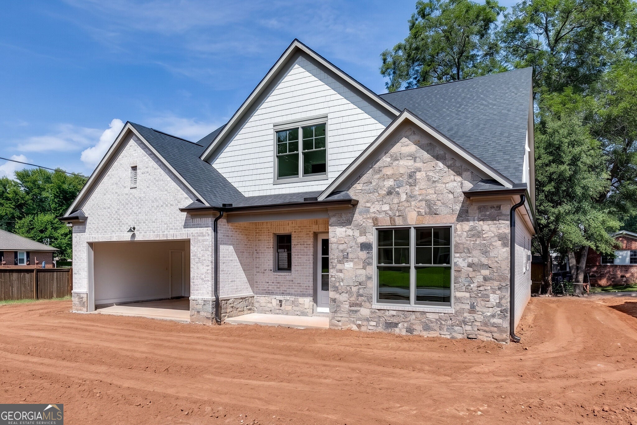 11 Stonehedge DR