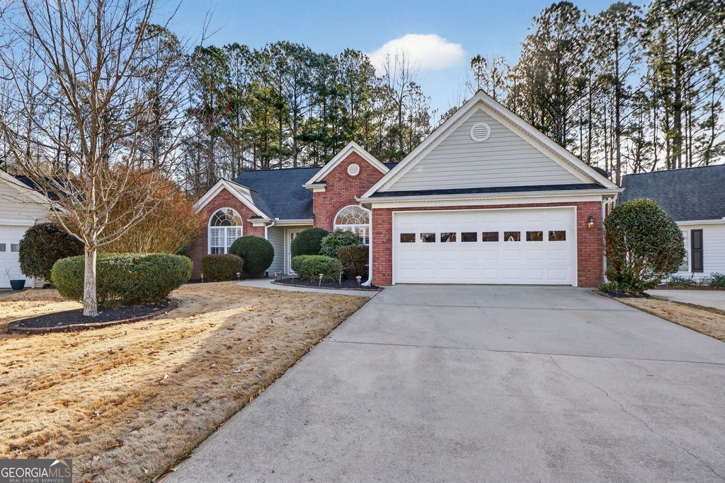 Photo of 147 Lake Cove Approach, Newnan, GA 30265 (MLS # 10681078)