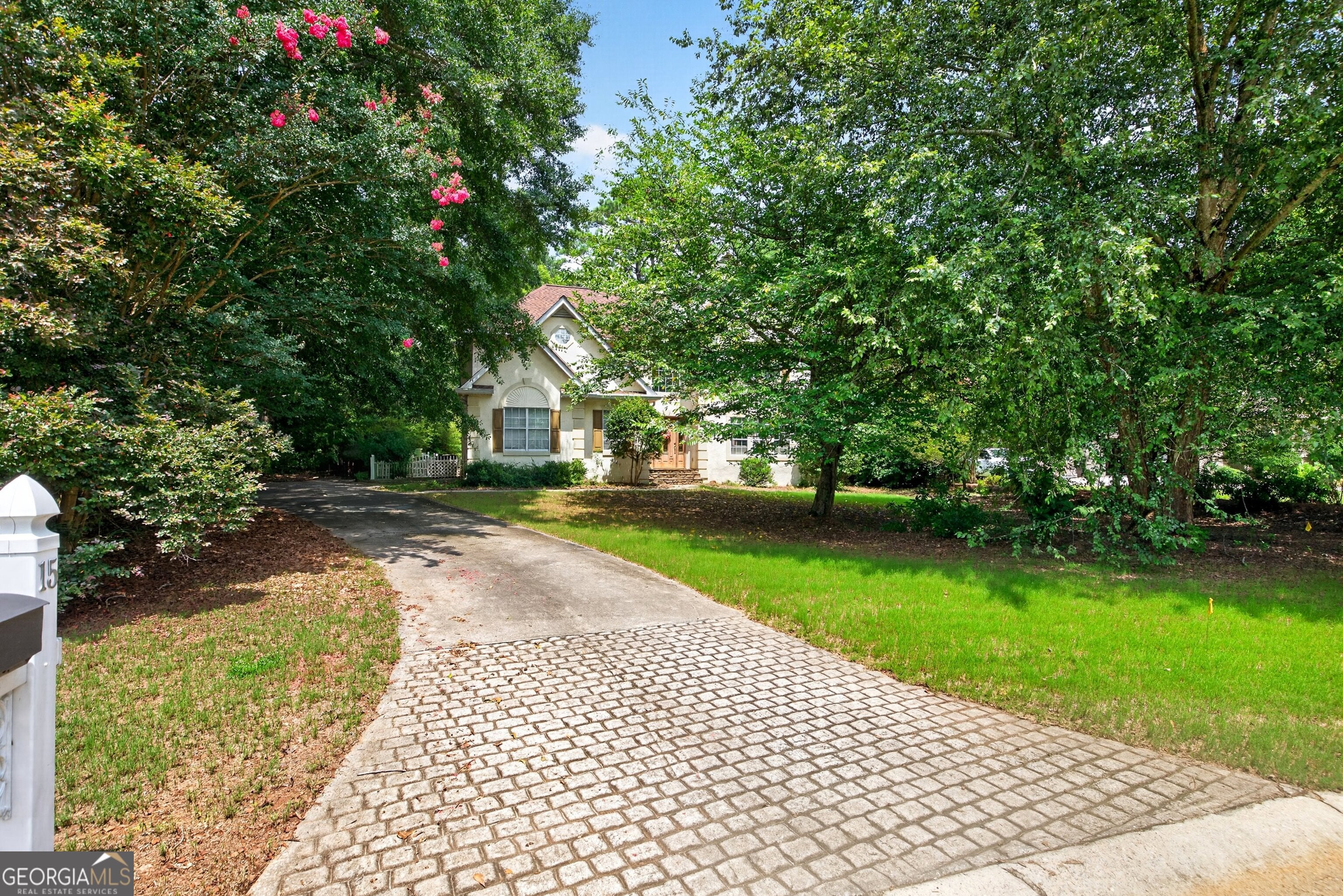 15 French Village BLVD
