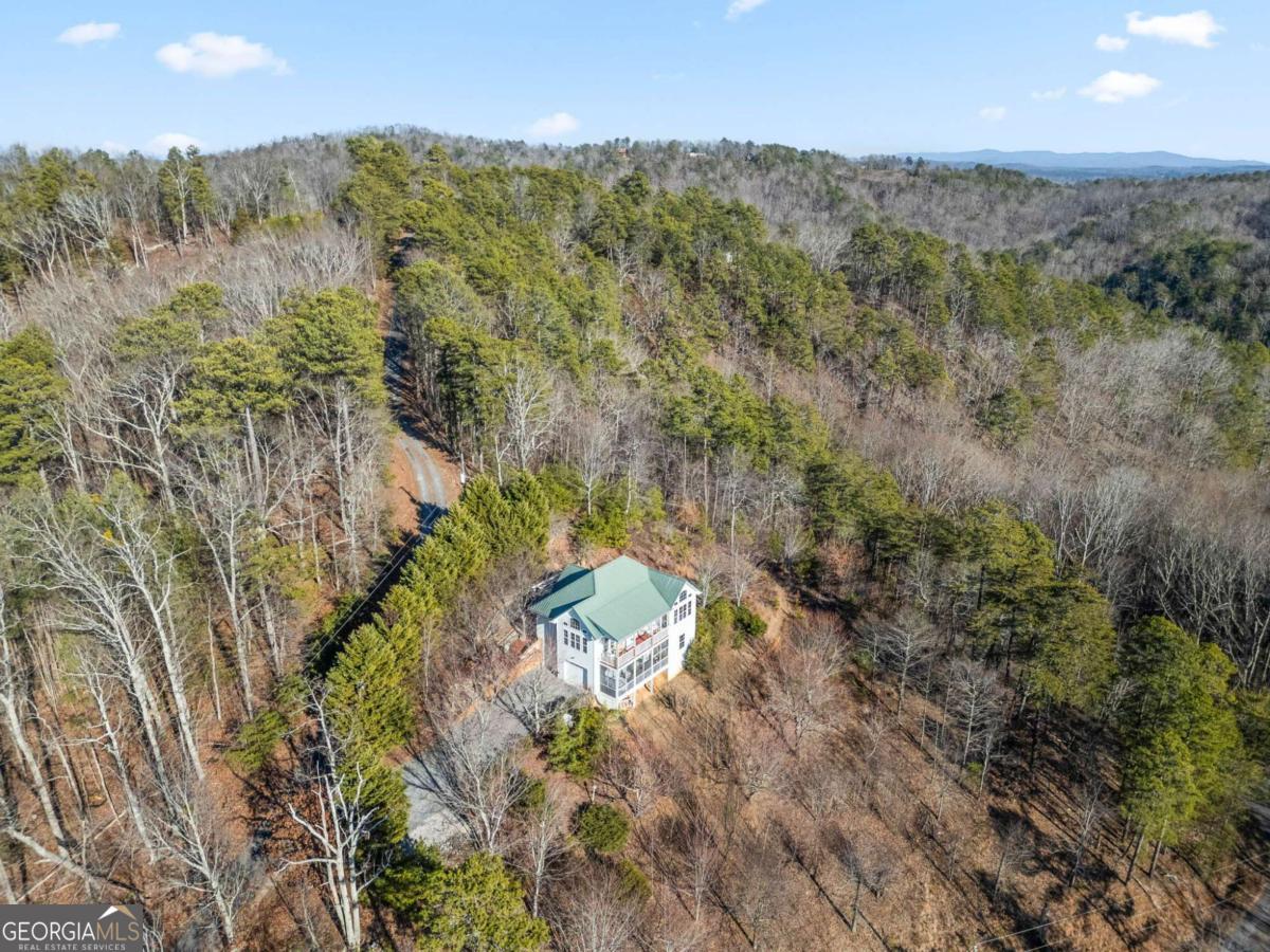 687 Anderson LN