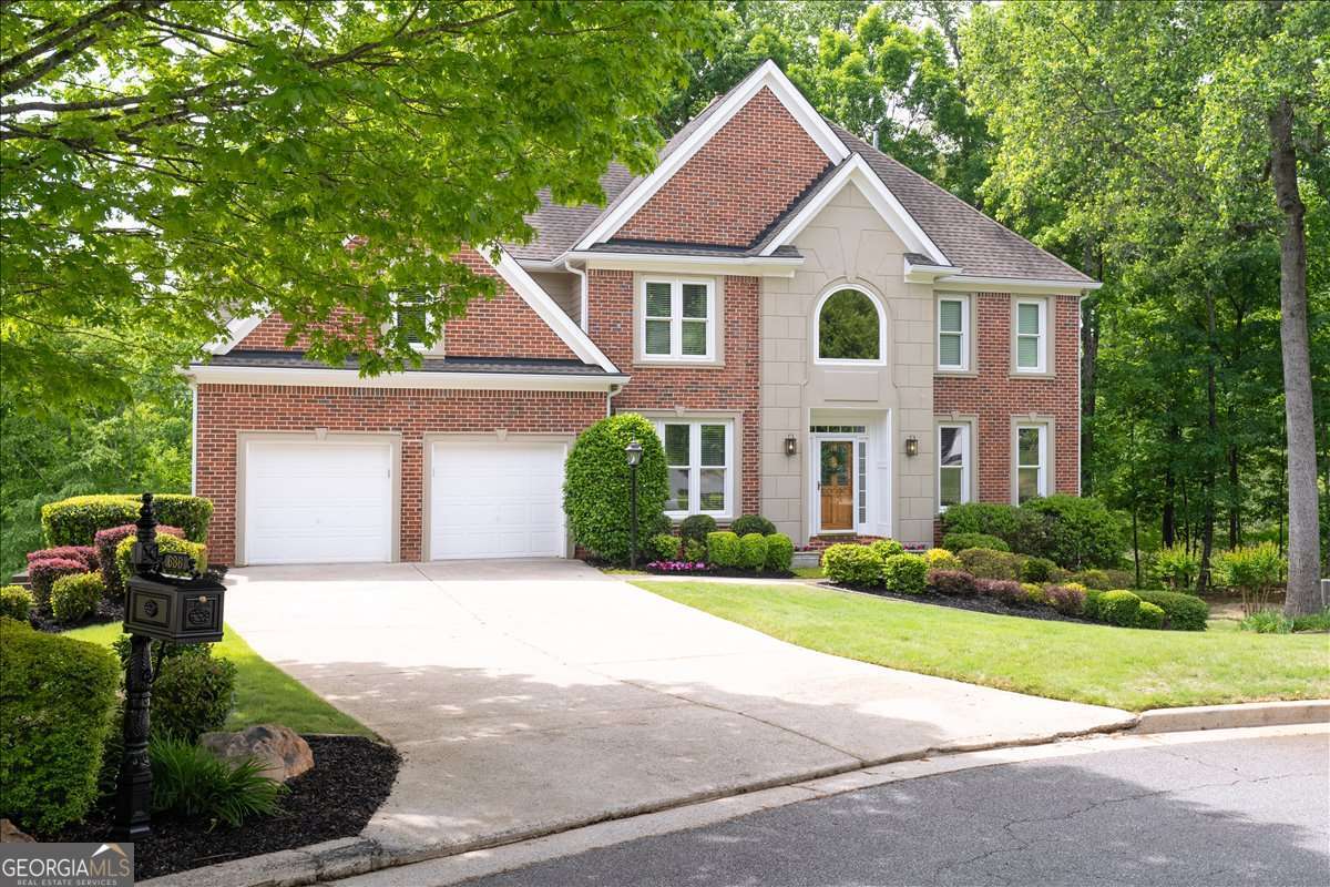 636 Goldenwood CT