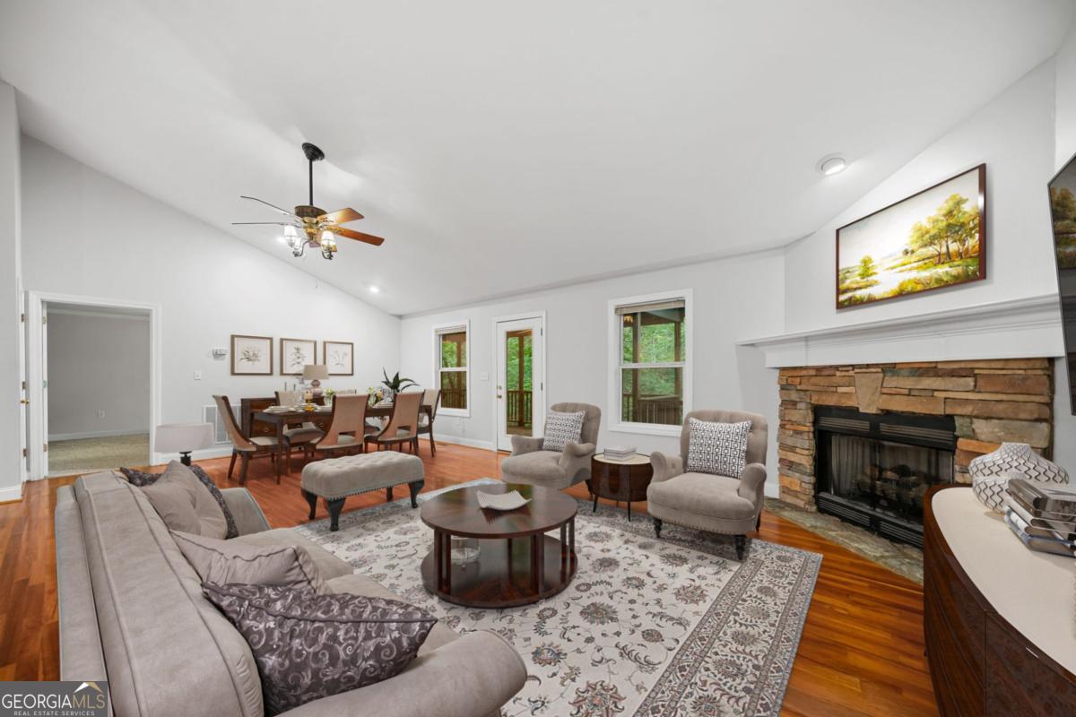 65 Dogwood LN