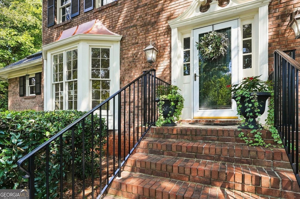 Photo of 110 Station Parkway, Roswell, GA 30075 (MLS # 10836583)