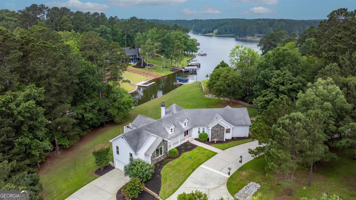 1060 Old Rock RD