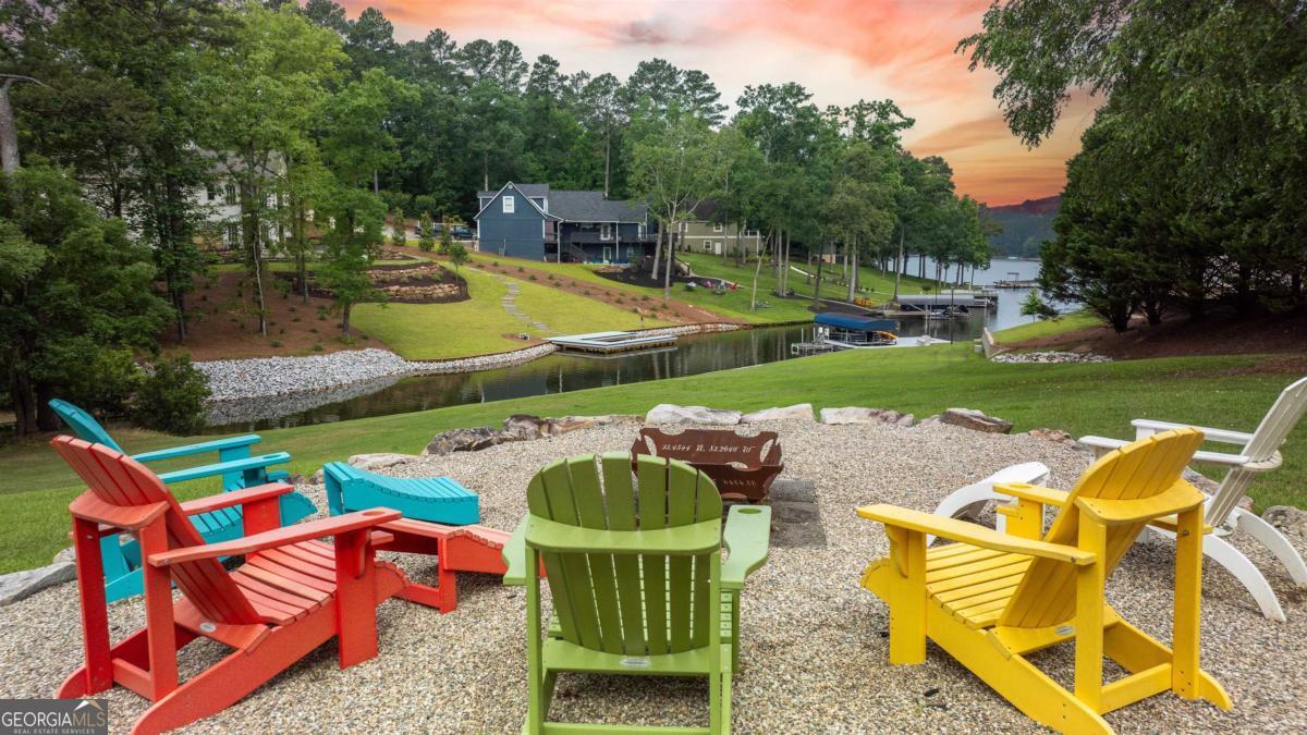 1060 Old Rock RD