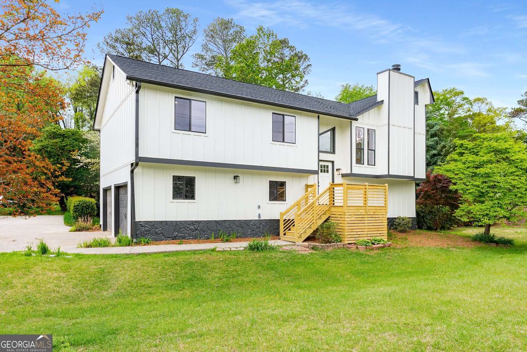 Photo of 3152 Normandy Circle NE, Marietta, GA 30062 (MLS # 10633265)