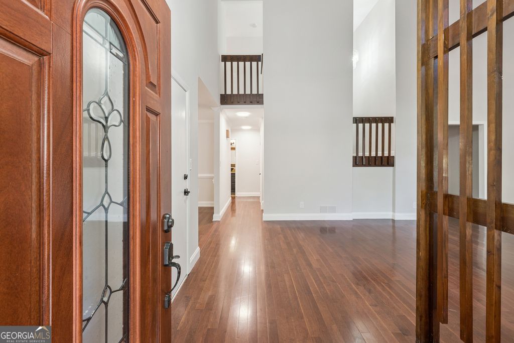 Photo of 130 Lakeview Ridge W, Roswell, GA 30076 (MLS # 10624600)
