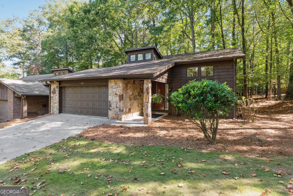 Photo of 130 Lakeview Ridge W, Roswell, GA 30076 (MLS # 10624600)