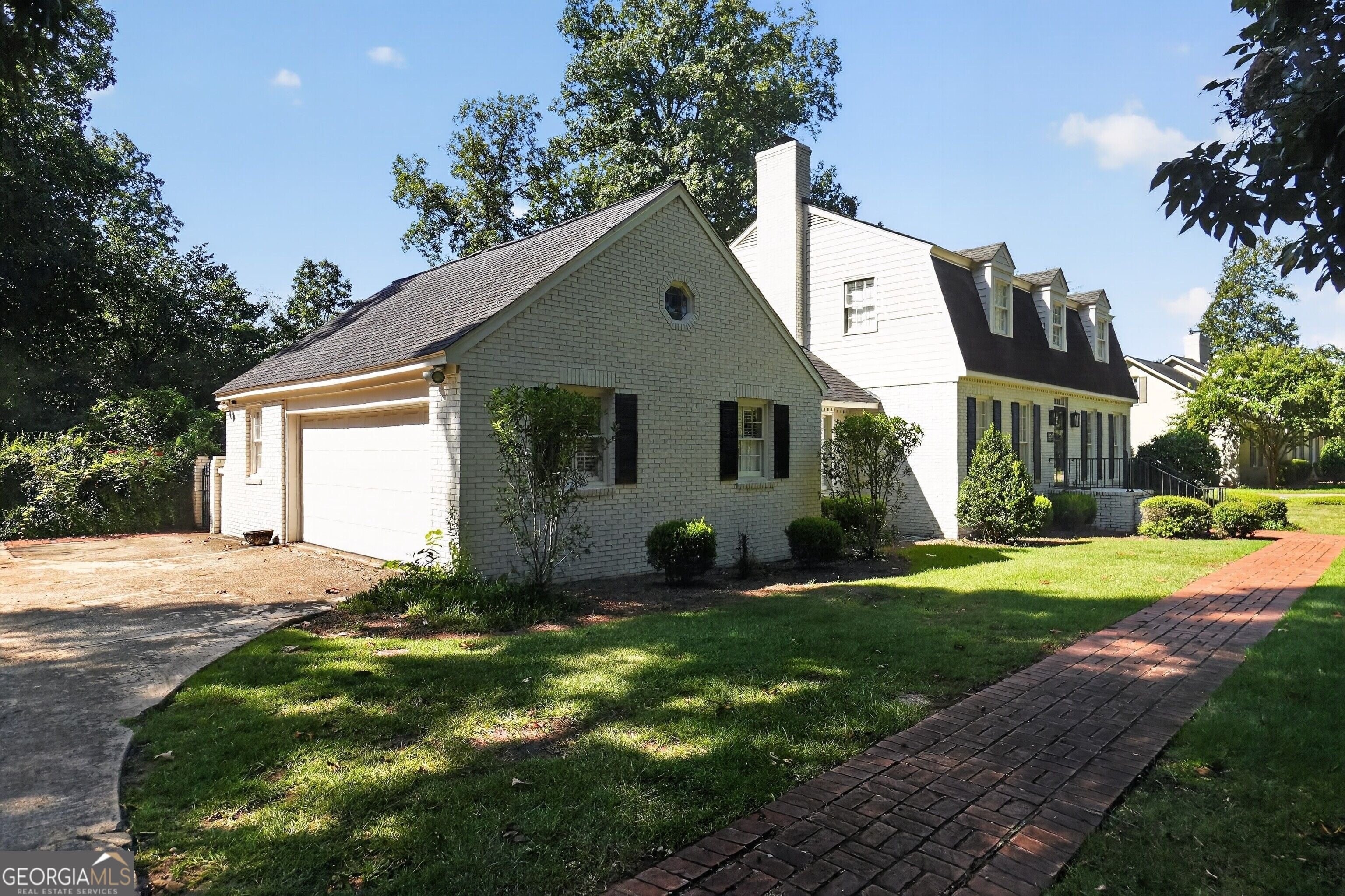 2210 E Doublegate DR