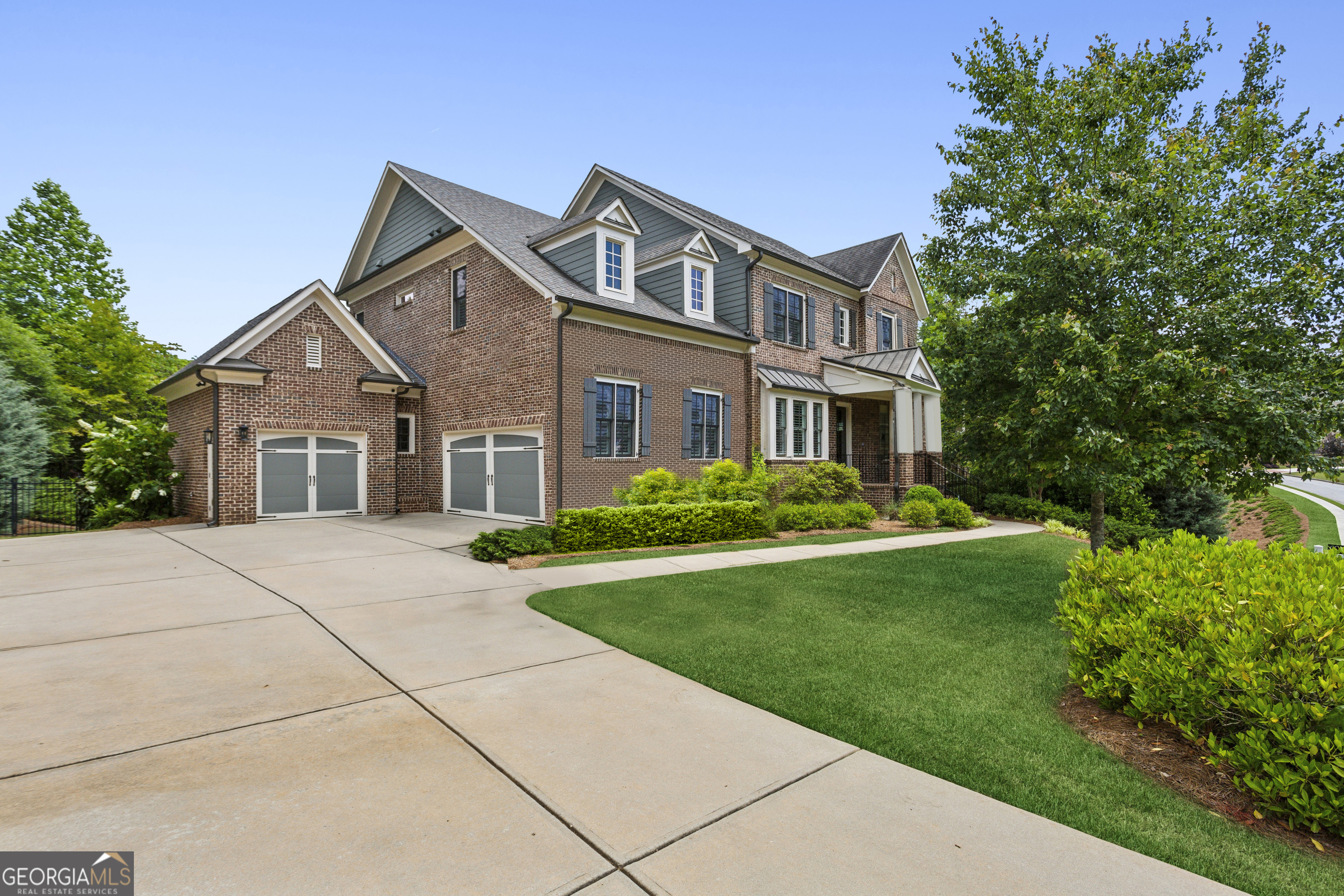 1393 Kings Park DR NW
