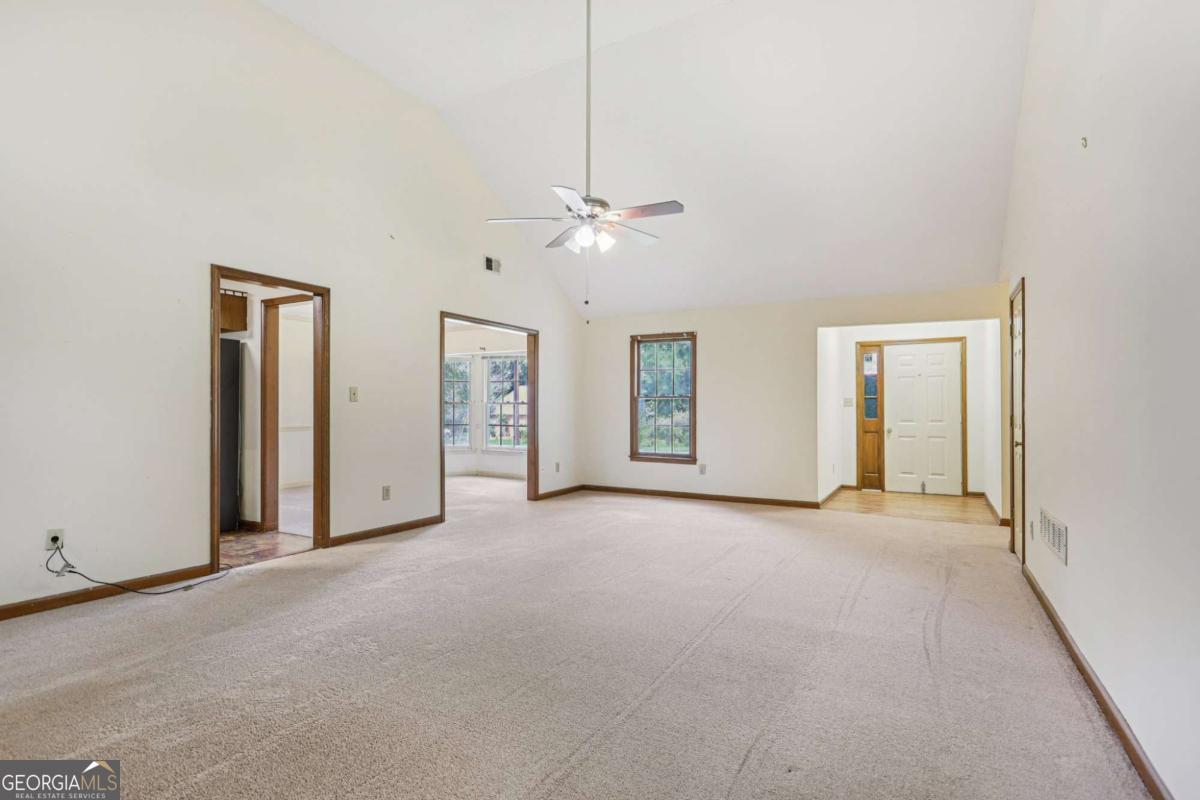 1563 Edinboro DR